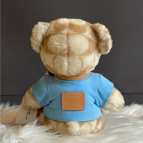 C7059 - Coach Ski Bear Collectible in Signature Shearling - Picture 5 of 9